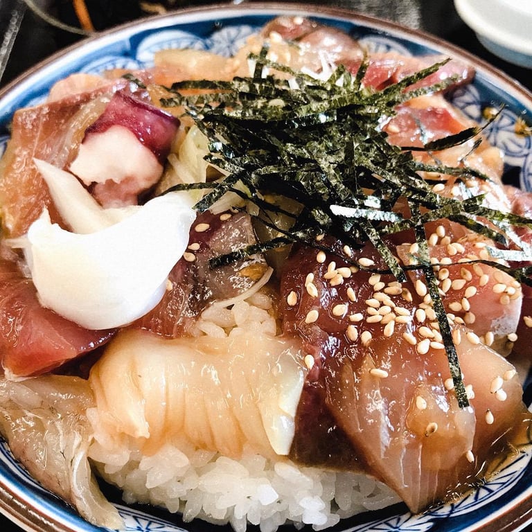 氷見漁港2F 魚市場食堂