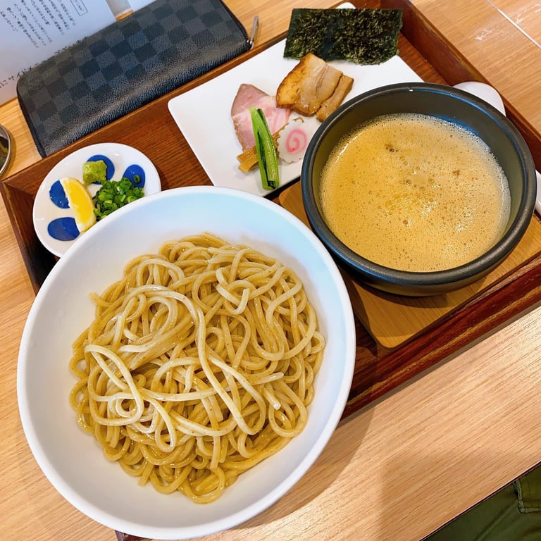 ラーメン 歩く花