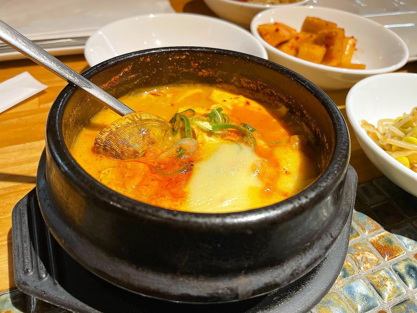 韓辛DELI 三宮生田ロード店