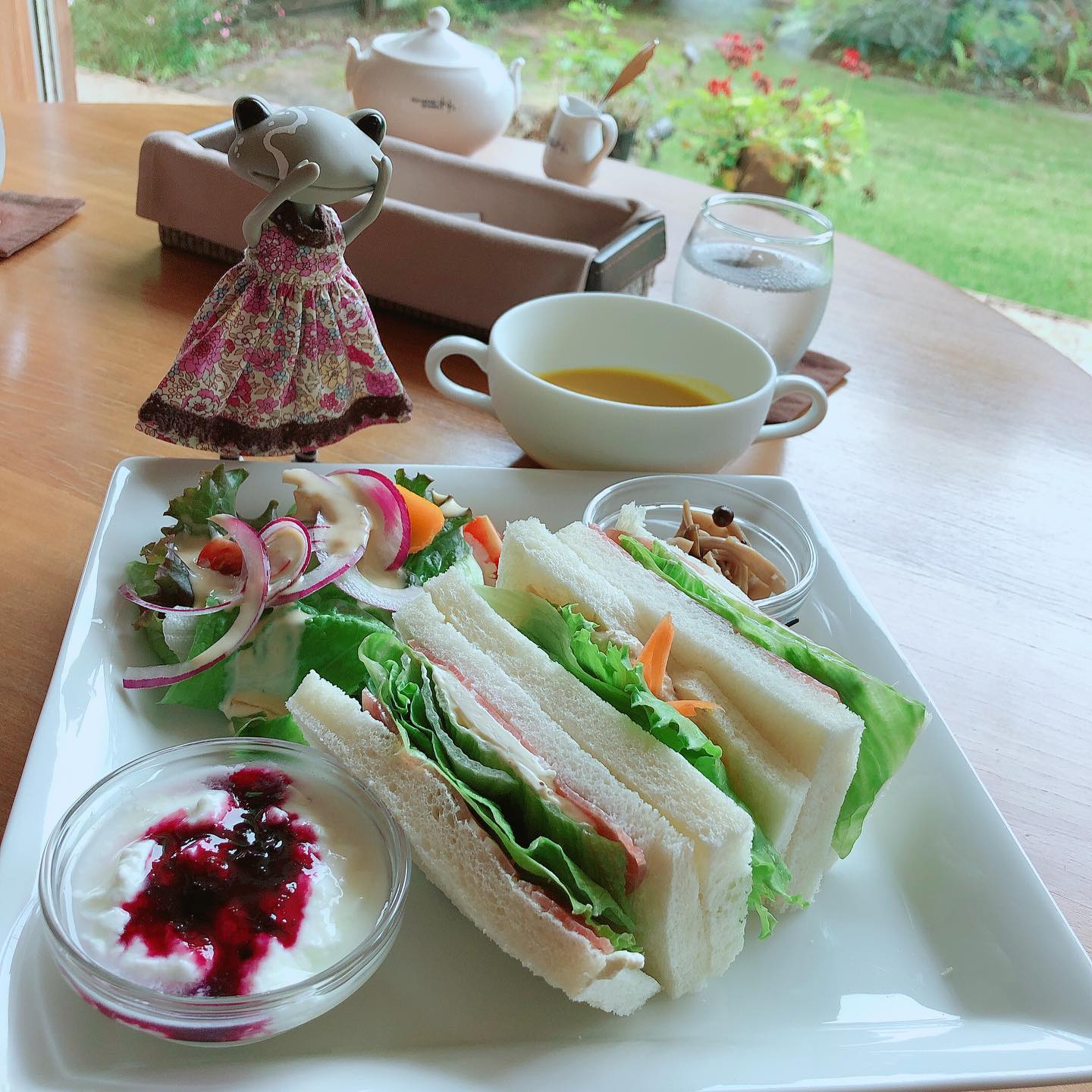 ティーハウス スパロウズ