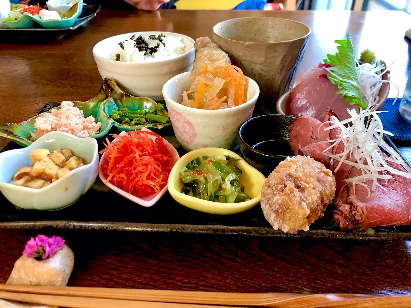 きまぐれキッチンなないろ