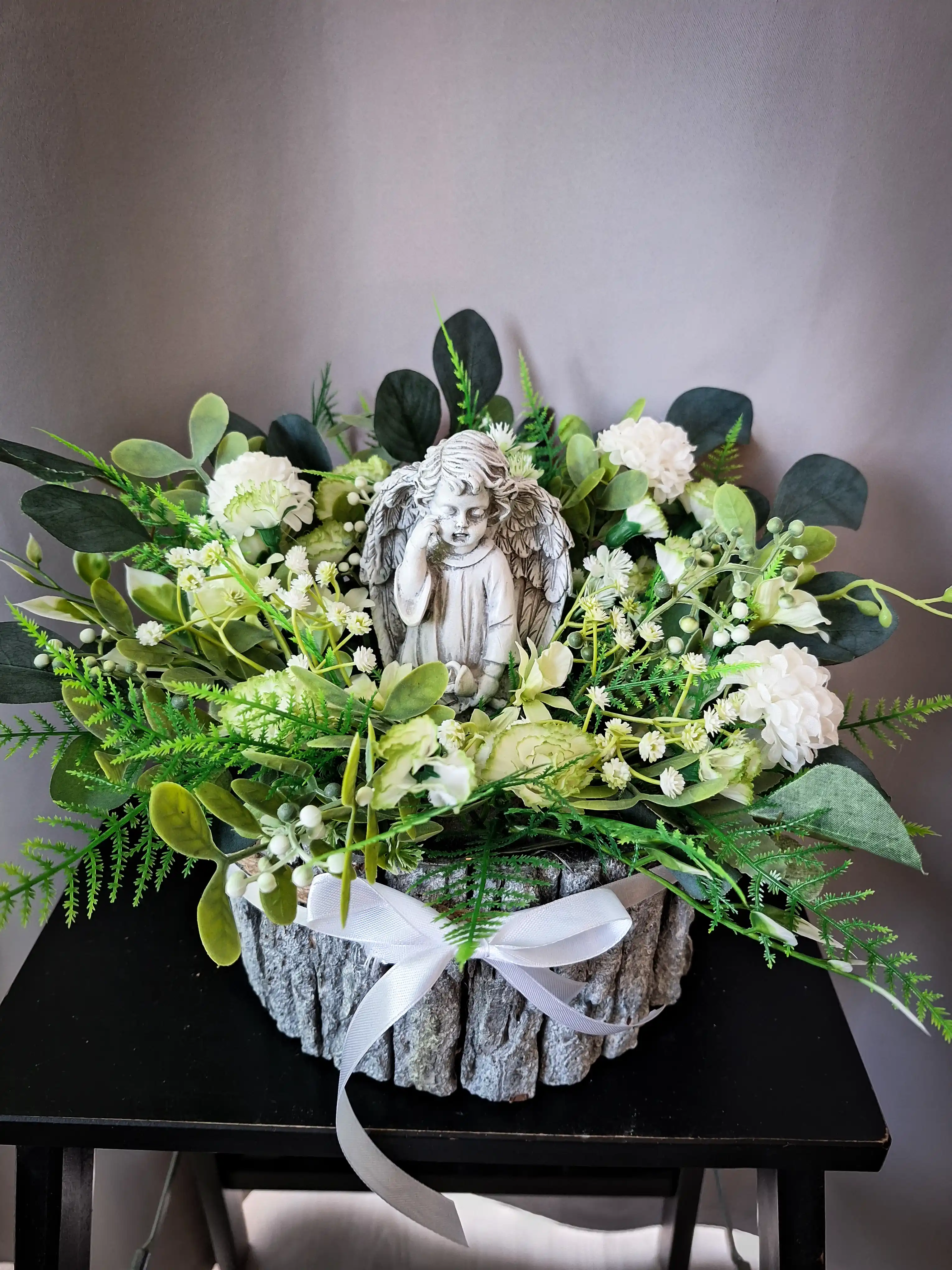 Flowerdomia: Dekoracja na grób, anioł na cmentarz