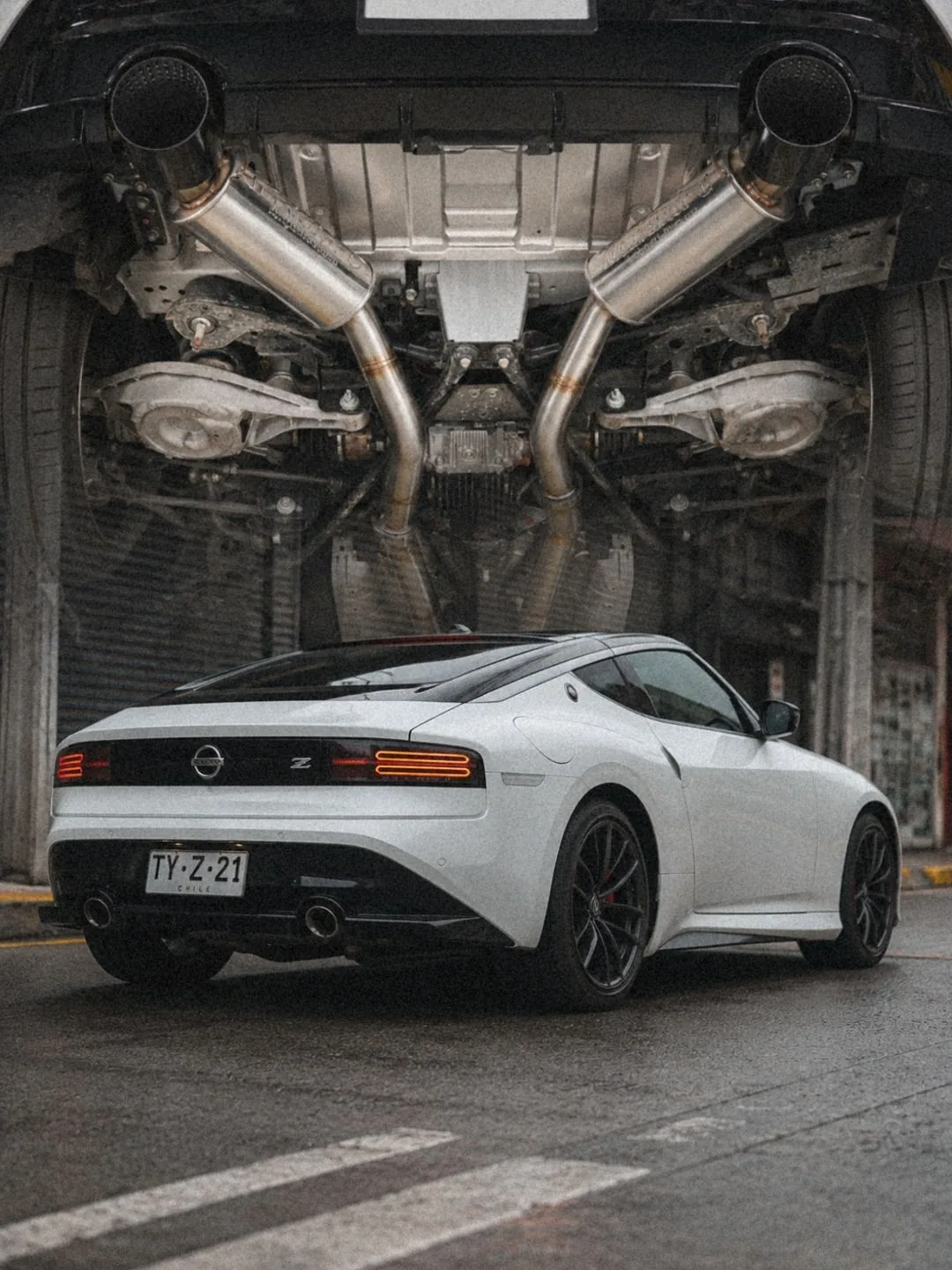 Sistema axle-back deportivo instalado en Nissan Z