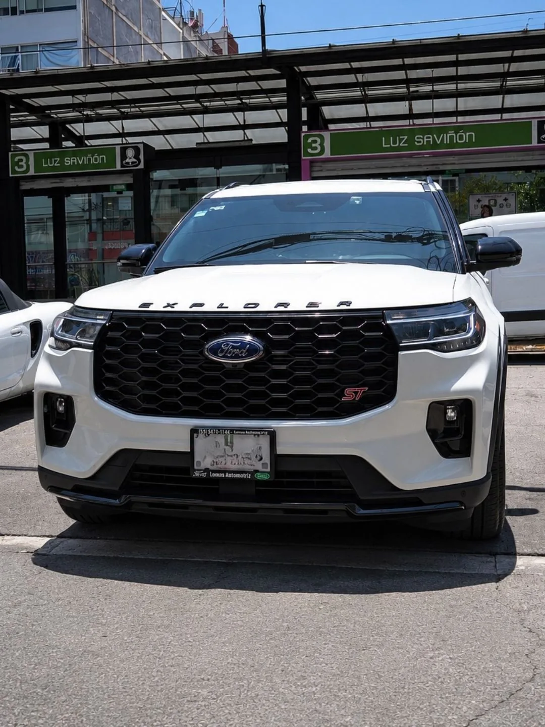 Sistema catback de acero inoxidable instalado en Ford Explorer ST