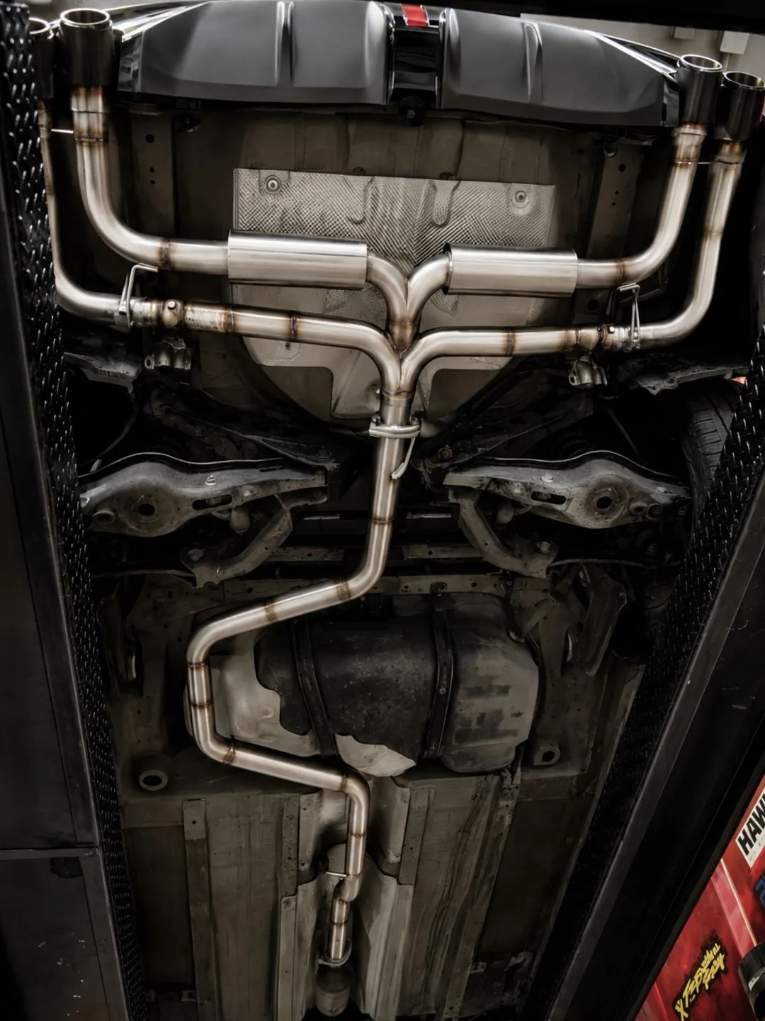 Sistema catback de acero inoxidable con Y-pipe y salidas cuádruples