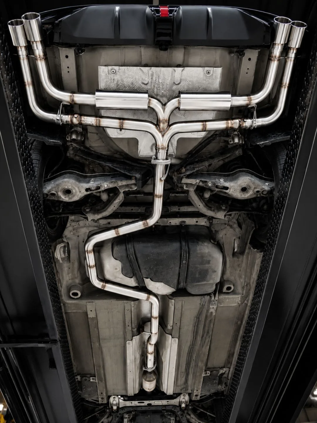 Sistema catback de acero inoxidable con Y-pipe y salidas cuádruples