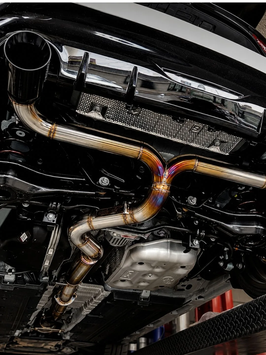 Cruce X-pipe de acero inoxidable con soldadura de aporte visible