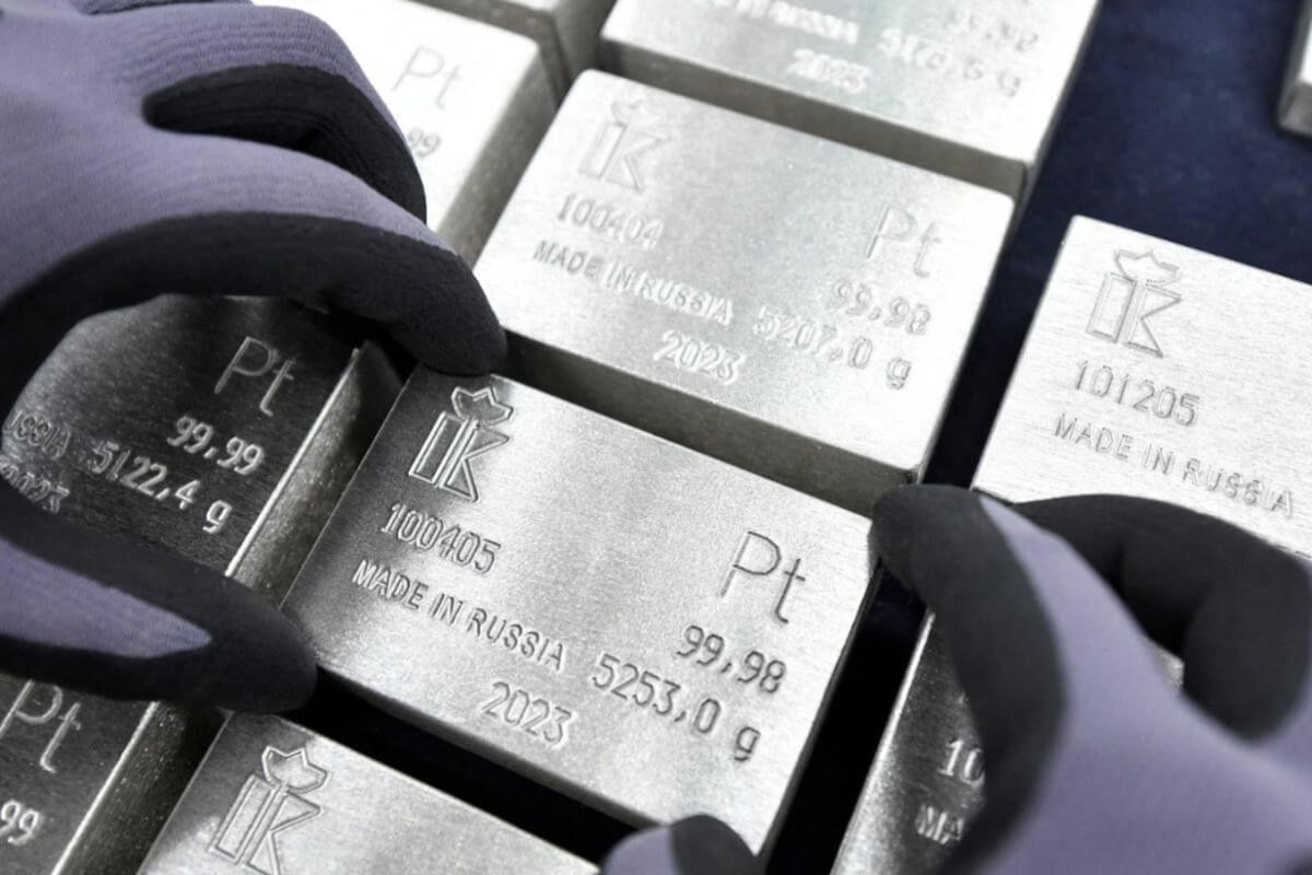 Phân tích để biết giá bạch kim có đắt không