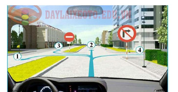 Người lái xe điều khiển xe chạy theo hướng nào là đúng quy tắc giao thông?