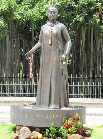 queen-liliuokalani-statue