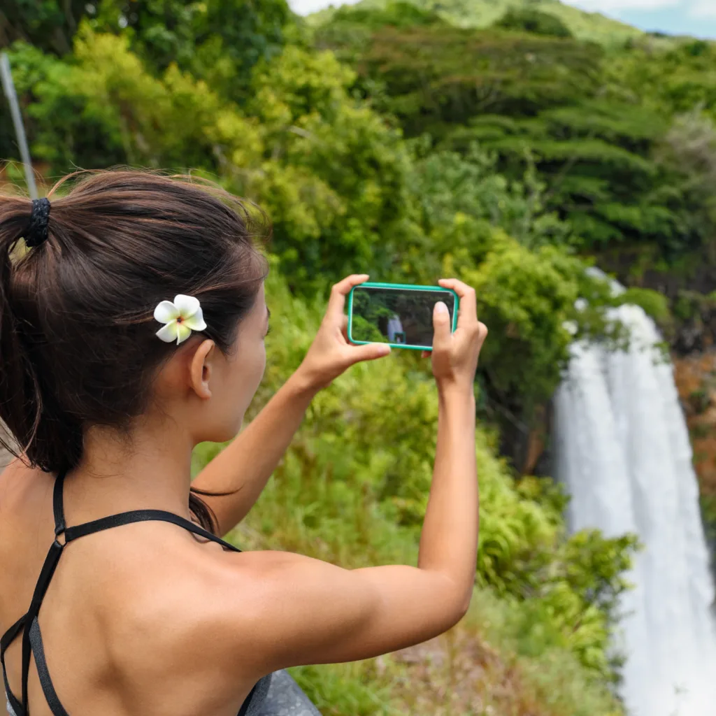 sightseeing alone in Hawaii