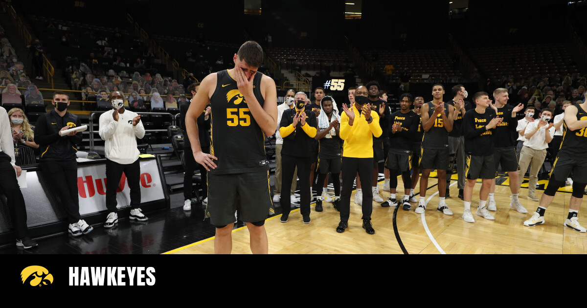 Luka Garza overcome with emotion after Iowa says it will retire his number