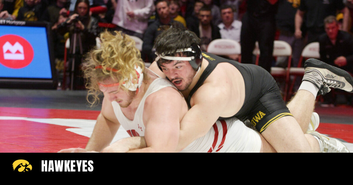 No. 2 Hawkeyes Down No. 16 Wisconsin, 19-18