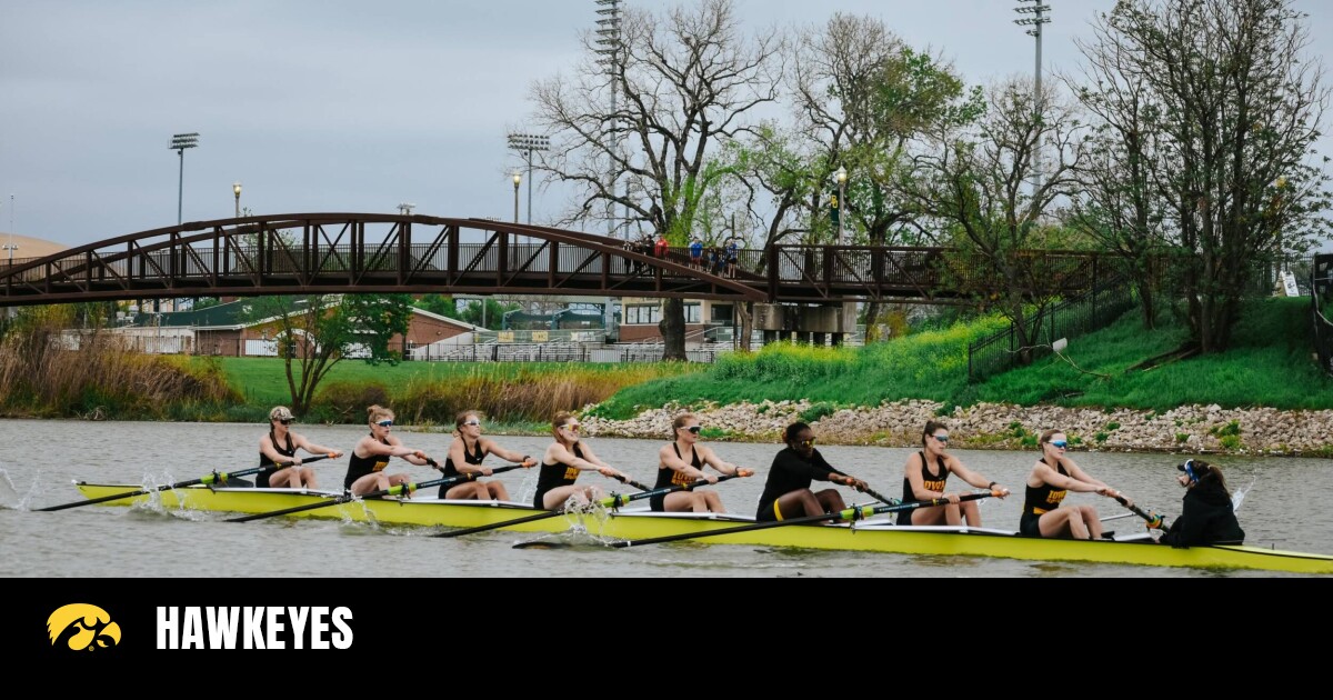 Iowa’s Varsity Eight Named Big Ten Boat of the Week