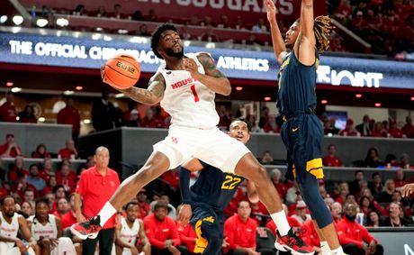 Houston, the lone unbeaten team in college hoops, jumps Kansas to No. 2 in AP Top 25 behind Purdue