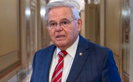 Sen. Bob Menendez decides not to delay May trial with appeal of judge's ruling