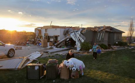 Midwest tornadoes flatten homes in Nebraska suburbs and leave trails of damage in Iowa