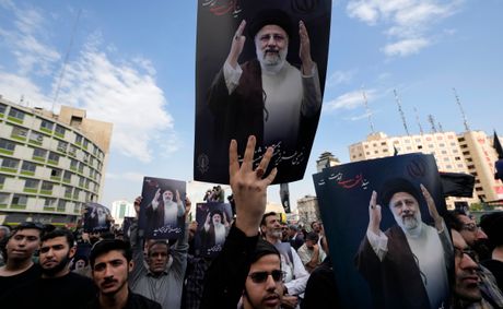 Mourners begin days of funerals for Iran's president and others killed in helicopter crash