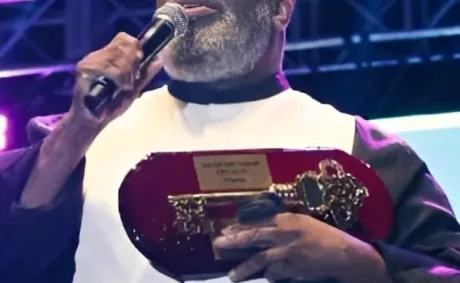 The Pulse of Entertainment: Grammy Winning Hezekiah Walker Honored with Key to New York City