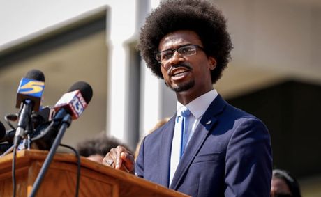 Justin Pearson launches primary challenge against Dem. veteran