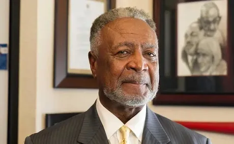 Top News Stories in Missouri This Week: Shutdown Woes, Leadership Changes, and Human Interest Highlights