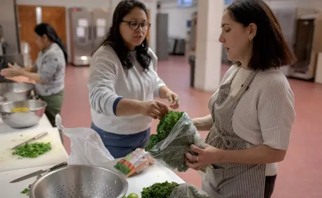 Volunteer opportunities near me: Give back this holiday in NYC