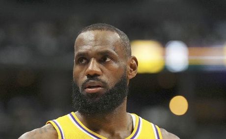 LeBron James Trade Talk Resurfaces as Lakers Commit to Luka Doncic Era