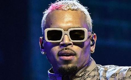 Chris Brown Fans Complain About Unshipped Merch: ‘Don’t Buy, They Never Come’