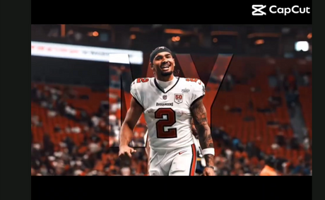 Emeka Egbuka proposes to Notre Dame soccer player