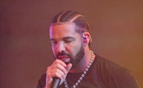 Drake Named in Federal Lawsuit Alleging Bot-Driven Streaming Manipulation and Illegal Gambling Promotion