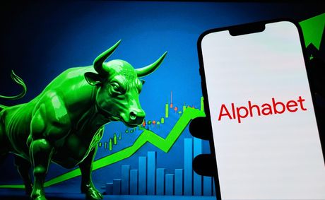 Google gains 0.9% after unveiling AI checkout tool