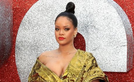 This bodyguard just learned a brutal lesson from Rihanna