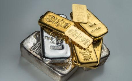 Why GLD stock price mirrors silver market movements