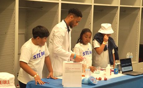 Rams, Cedars-Sinai host STEAM Field Day