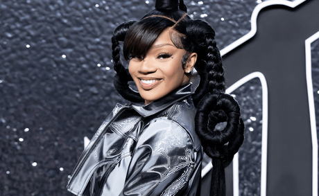 GloRilla Claps Back Over Mirror Selfie: “Delusional B*tches”