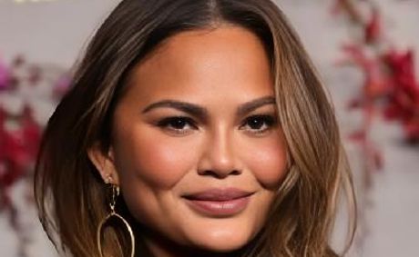 Chrissy Teigen’s ‘Sexy’ Marriage Rule: ‘For All He Knows, I Never Farted or Pooped’ | WATCH