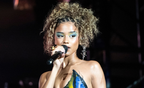 Tyla turns heads in Chanel outfit on The Tonight Show