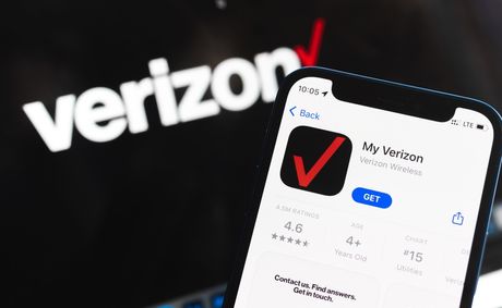Verizon (VZ) stock edges up with better than expected revenue