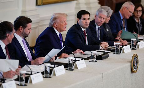 ‘Dementia on Display’: Donald Trump Tells an Embarrassing Story About a ‘Famous Friend’ — and JD Vance Suddenly Feels the Need to Clear His Name