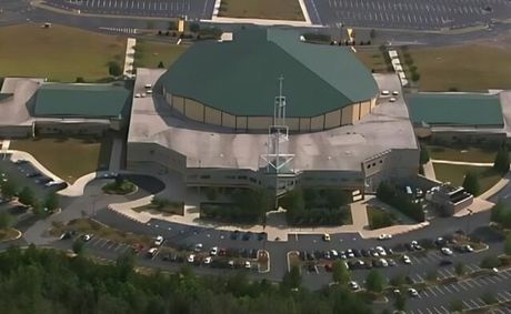 Disruption at Jamal Bryant’s New Birth Church Sparks DOJ Scrutiny After Don Lemon Arrest | VIDEO