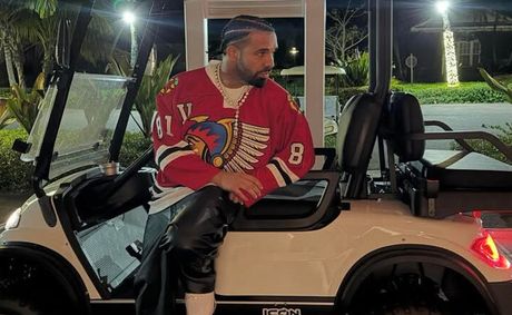 Drake places $1 million bet on Patriots to win Super Bowl