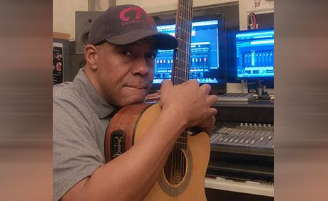 Acclaimed Black Musician Resumes Personalized Guitar Lessons for Aspiring Artists Worldwide