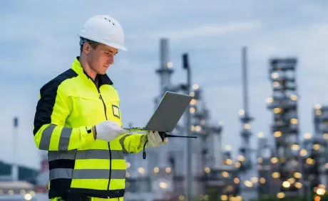 Iran Launches Over 1,300 Factories to Boost Employment