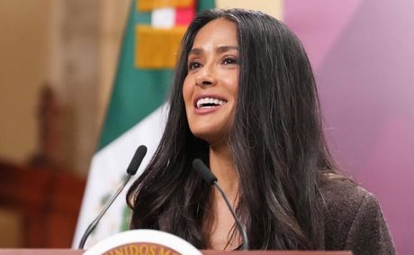 Salma Hayek Gets Emotional Backing Mexico’s President Claudia Sheinbaum’s Powerful Move to Boost Mexico’s Film Industry