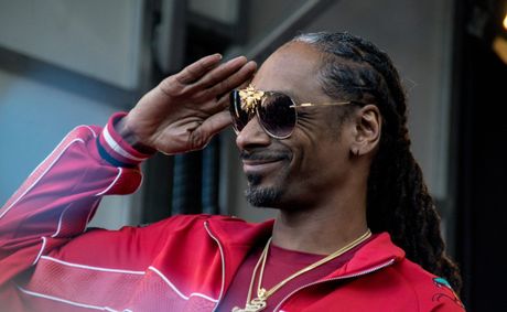 Snoop Dogg security confronts Olympic gold medalist