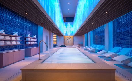 7 must-see venues at the luxurious Fontainebleau Las Vegas