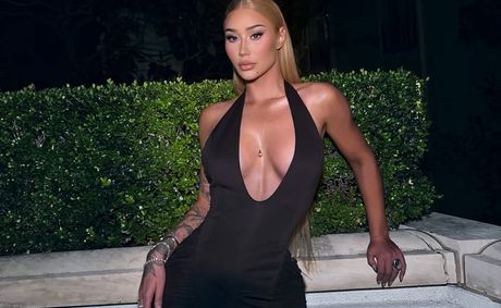 Iggy Azalea Falls for Internet’s Favorite Baby Monkey: “I Wanna Adopt Punch”