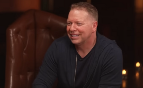 Chad Ochocinco officiates comedian Gary Owen’s wedding