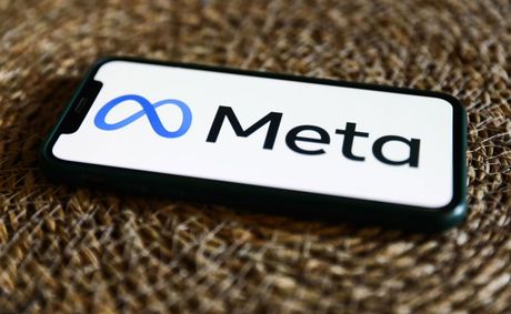 Meta Sued Over AI Glasses Privacy Concerns After Reports Find Kenya-Based Workers Review User Footage