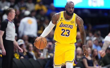 LeBron Gets Unselfish on Historic Night